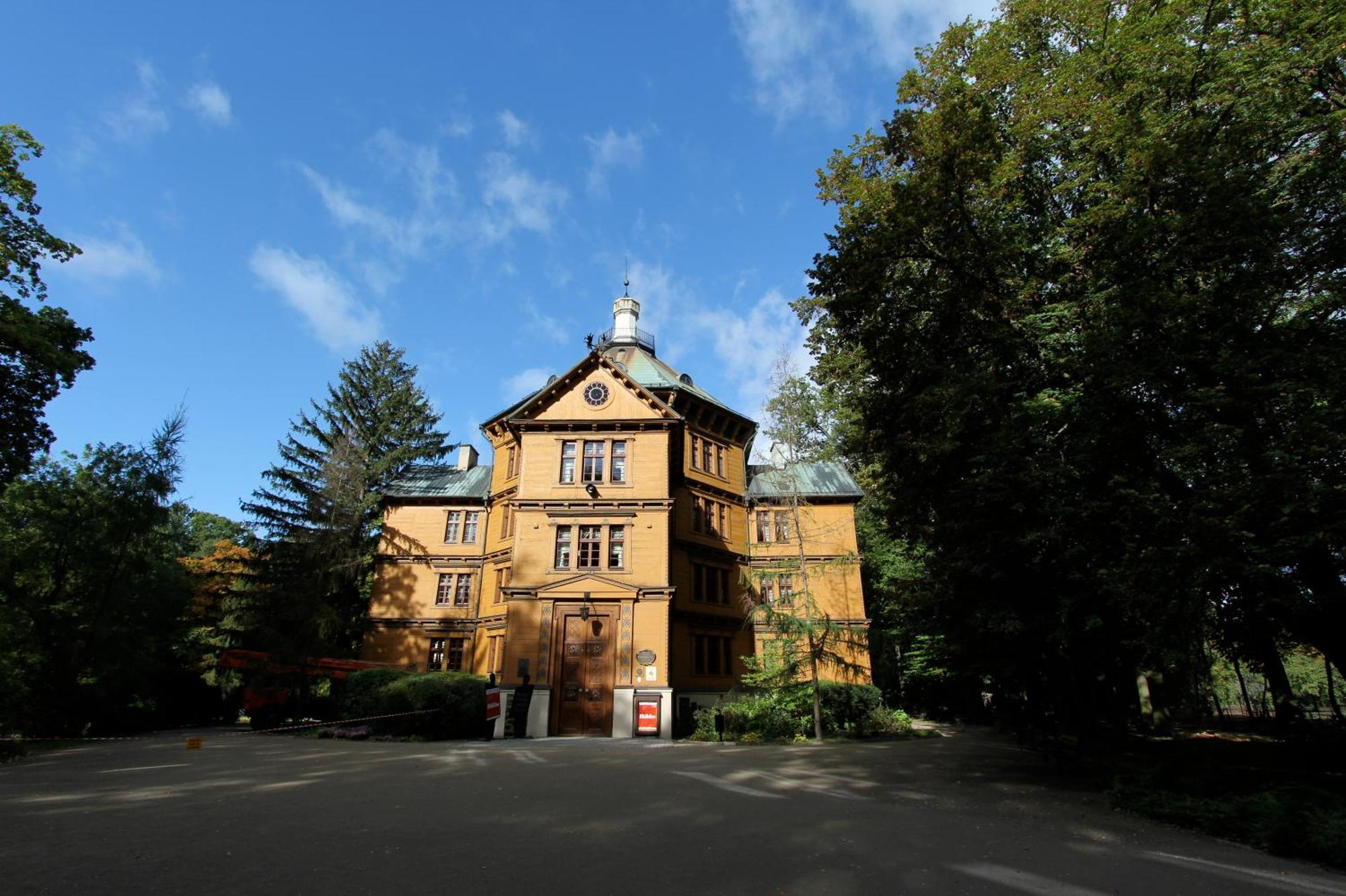 Palac Mysliwski W Antoninie Exterior photo